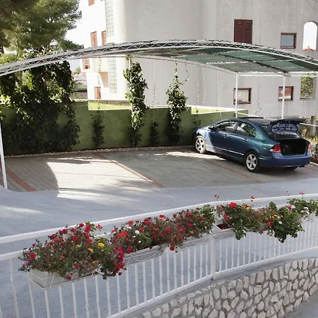 Apartment By The Sea Slatine, Ciovo - 972 *
