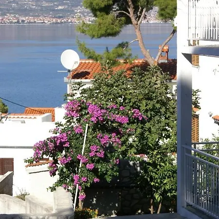 Apartment By The Sea Slatine, Ciovo - 972 *